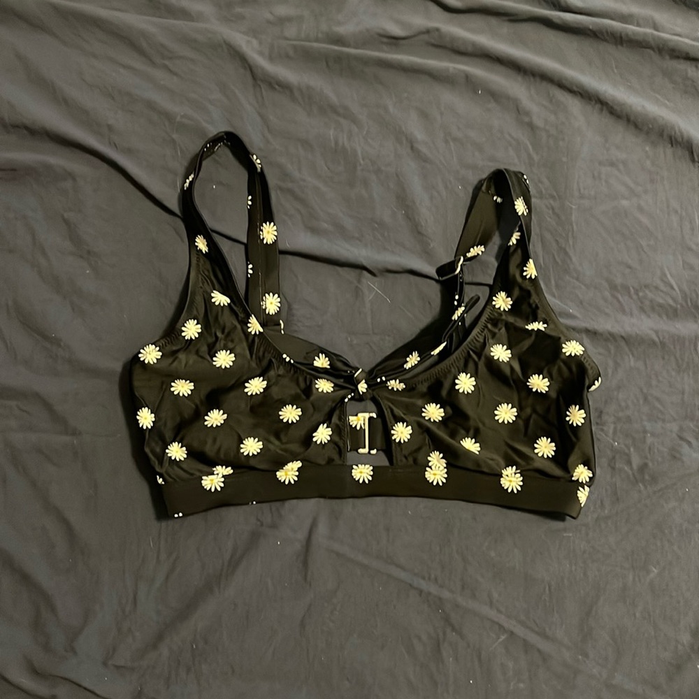 Bikini top floral design